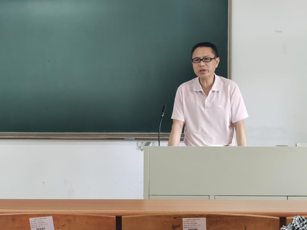 ˵��: 771540e3a180b757756556d2a67829b