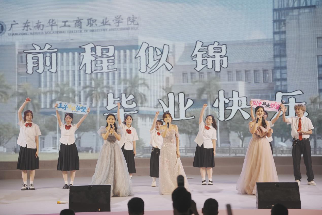 9DEA1EA57B8D39BFD494F1DC4A1_6CA71FB6_1E549.jpeg?e= 9DEA1EA57B8D39BFD494F1DC4A1_6CA71FB6_1E549.jpeg?e=