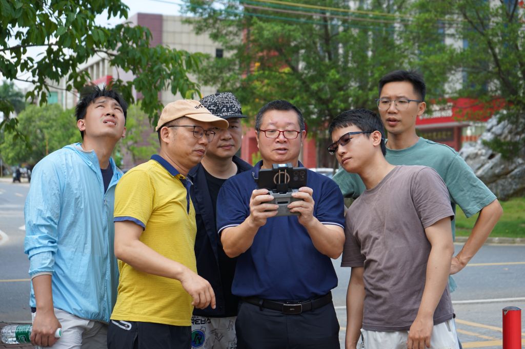 AD6F5F6FB1DDD553B98A4BC7A49_0BD05305_1E8C2