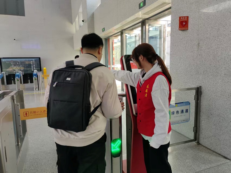 3037F3A84CF085CAEE9BBAF707B_443C3941_3B12B