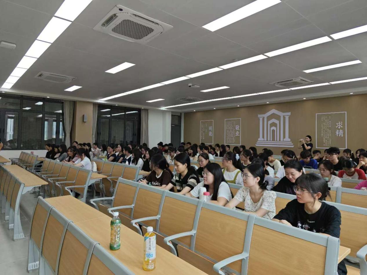 7E16A47B589C726E9C6EE941F3F_E588FBAE_21F92