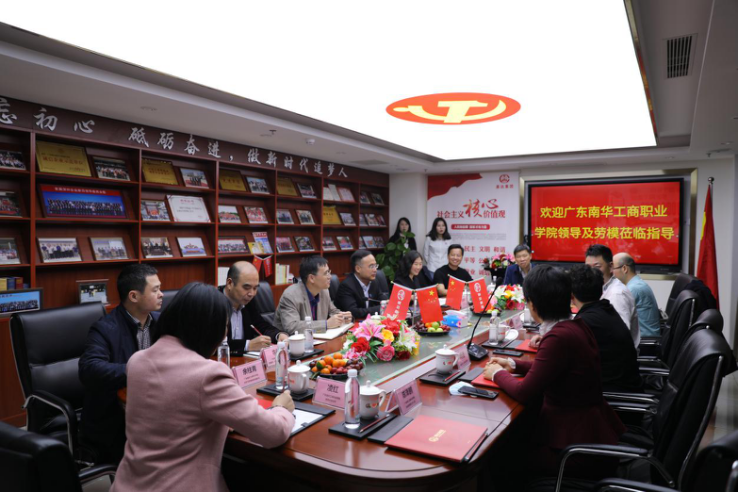 61E1F90E8DEE83B247B39BC63A2_56262F6E_68F51.png?e= 61E1F90E8DEE83B247B39BC63A2_56262F6E_68F51.png?e=