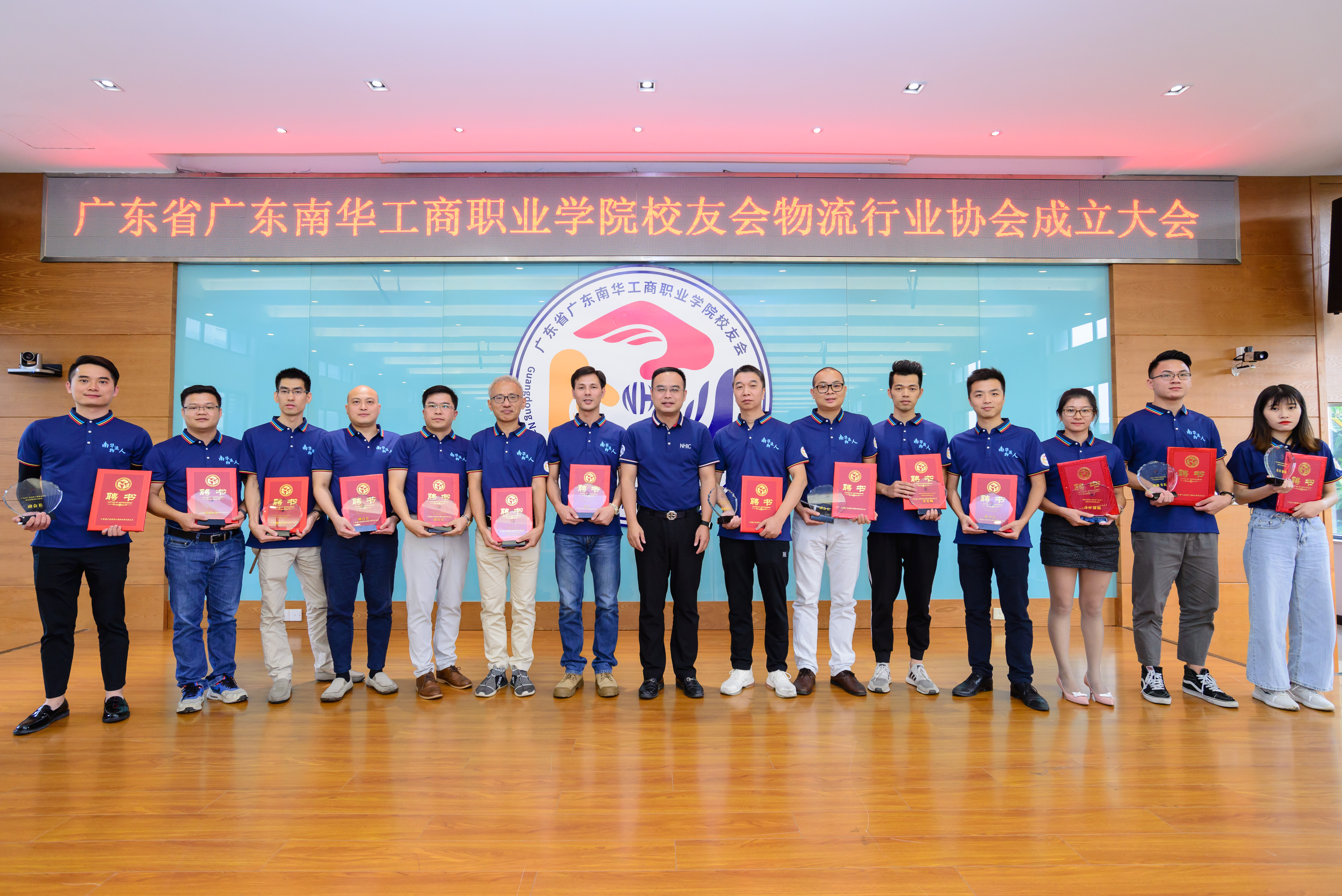 B203F6D8034D4D756E3672915CE_118C4F14_2C66EB.jpg?e= B203F6D8034D4D756E3672915CE_118C4F14_2C66EB.jpg?e=